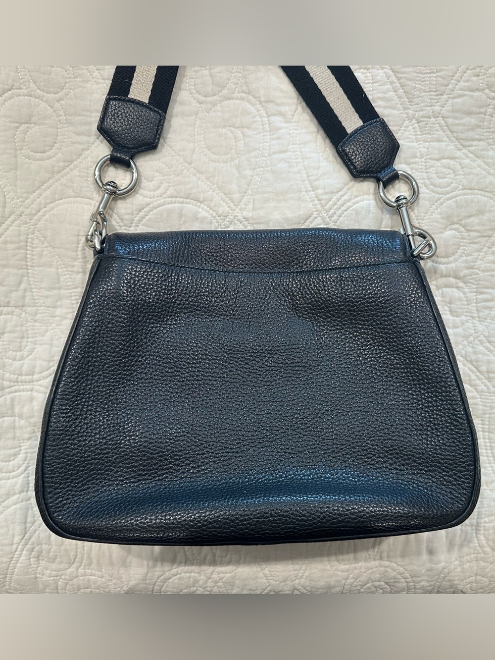 Marc Jacob’s black pebbled leather Gotham crossbody saddle bag. - Picture 8 of 12